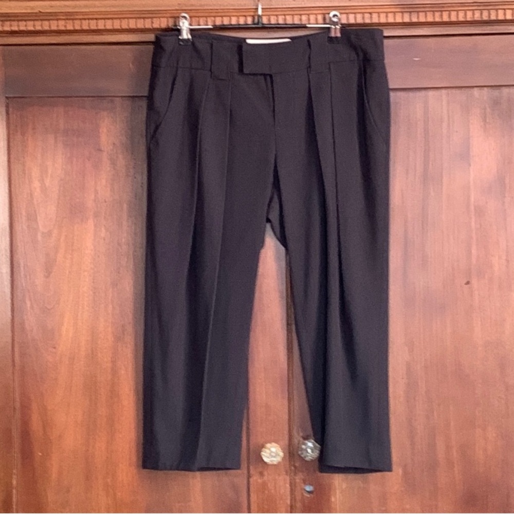 Balloon Pleated Cropped Tapered Trousers